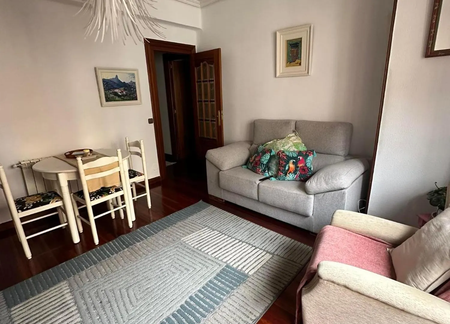 Homestay Elysium House Apartment Santander